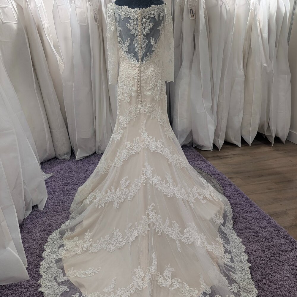 Morilee 5477 Ivory Fit and Flare Wedding Dress Size 10 - Picture 4 of 13